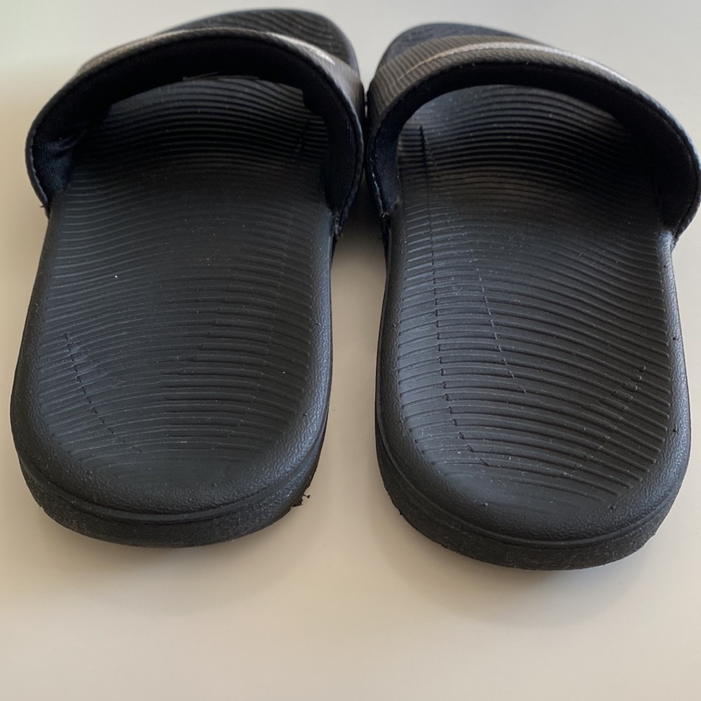 Nike Slides - Picture 3 of 5